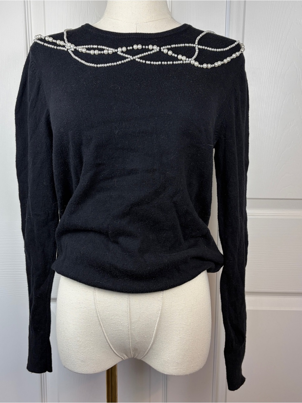 Field flower Black cashmere Sweater with Pearl beaded Detail